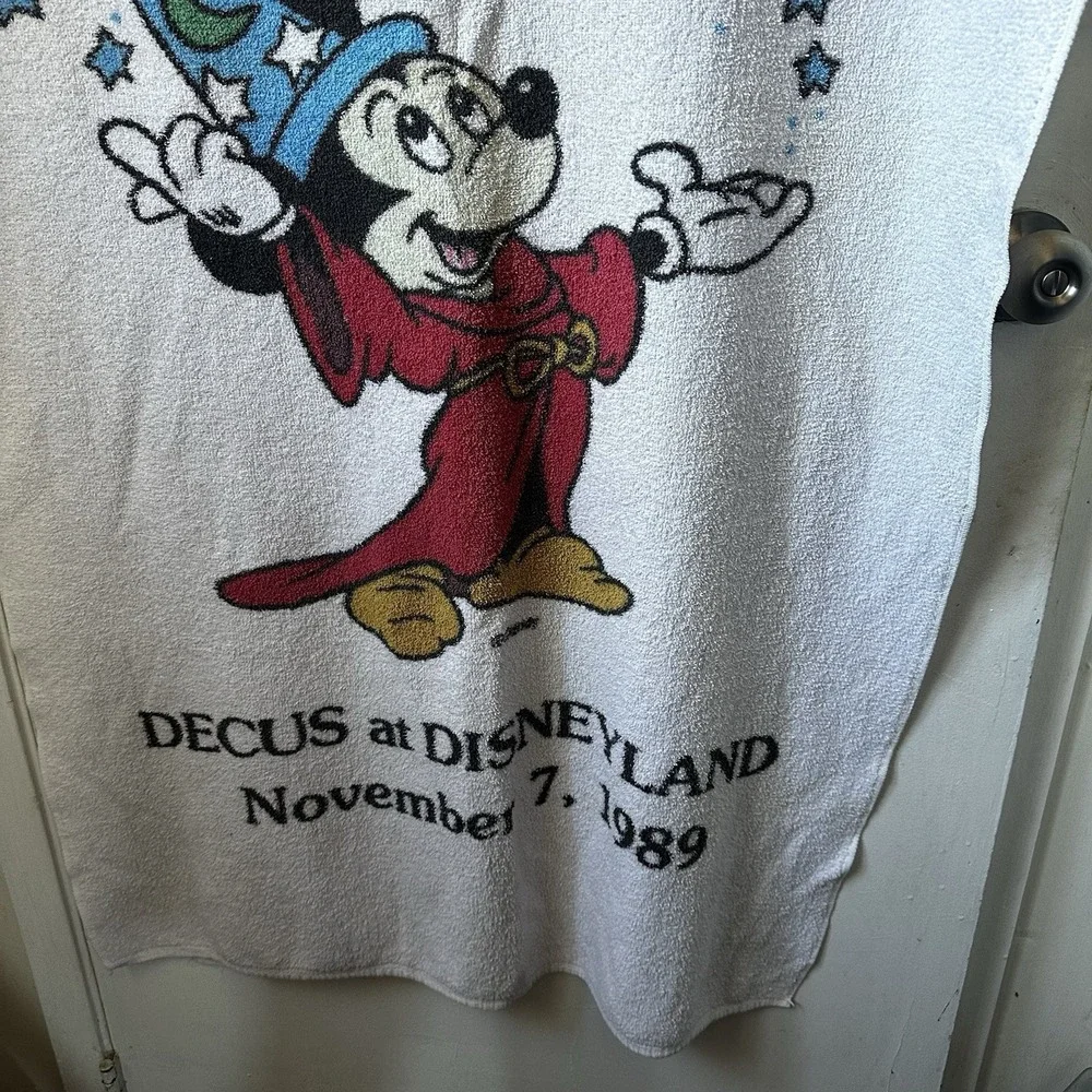 Vintage 1989 Decus at Disneyland White Micky Mouse Fantasia Beach Towel 31